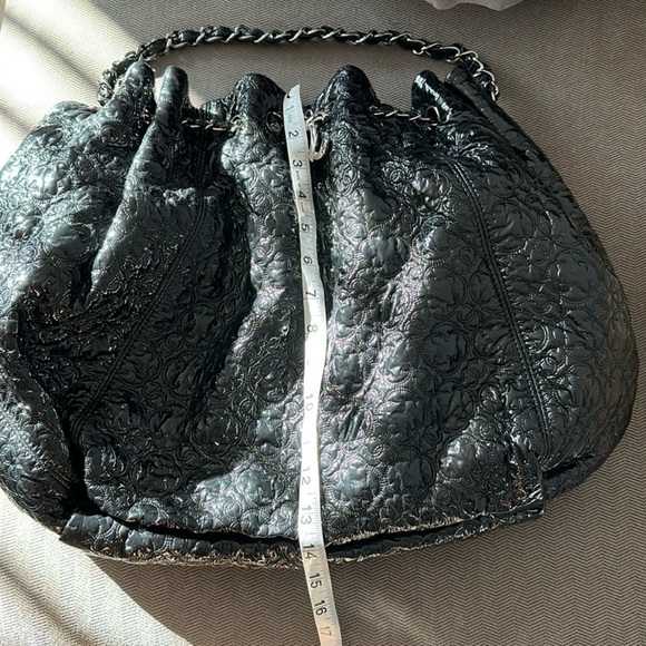 CHANEL TOTE - Picture 10 of 10